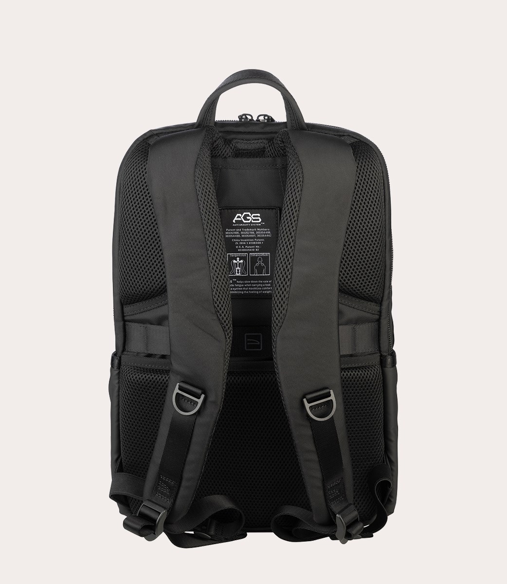 TUCANO ZAINO C/AGS 15.6" DOTATO DI ANTY GRAVITY PER RIDURRE CARICO IN MOVIMENTO, NERO