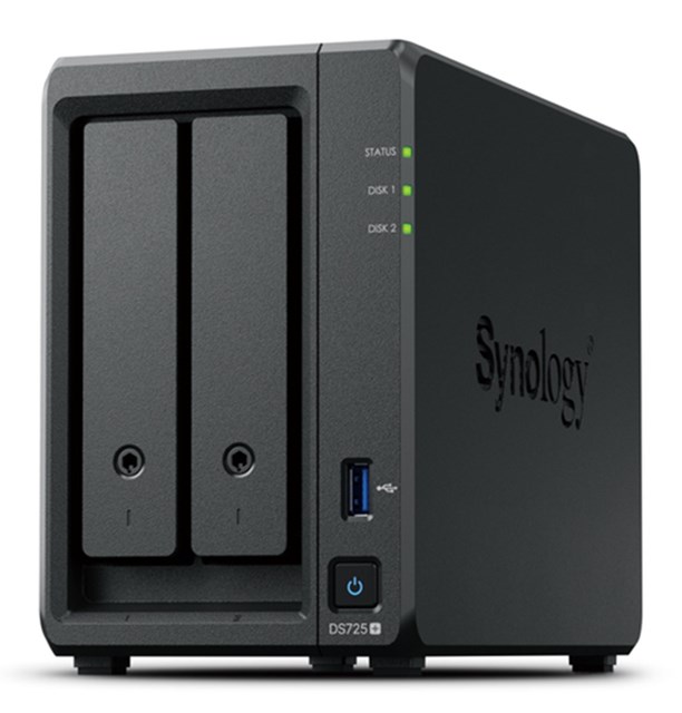 SYNOLOGY NAS TOWER 2X SATA, 2X NVME, MAX 40 CAM, RYZEN R1600, 4GB ECC, 2.5GBE, USB, ESATA, 2 LICENZE